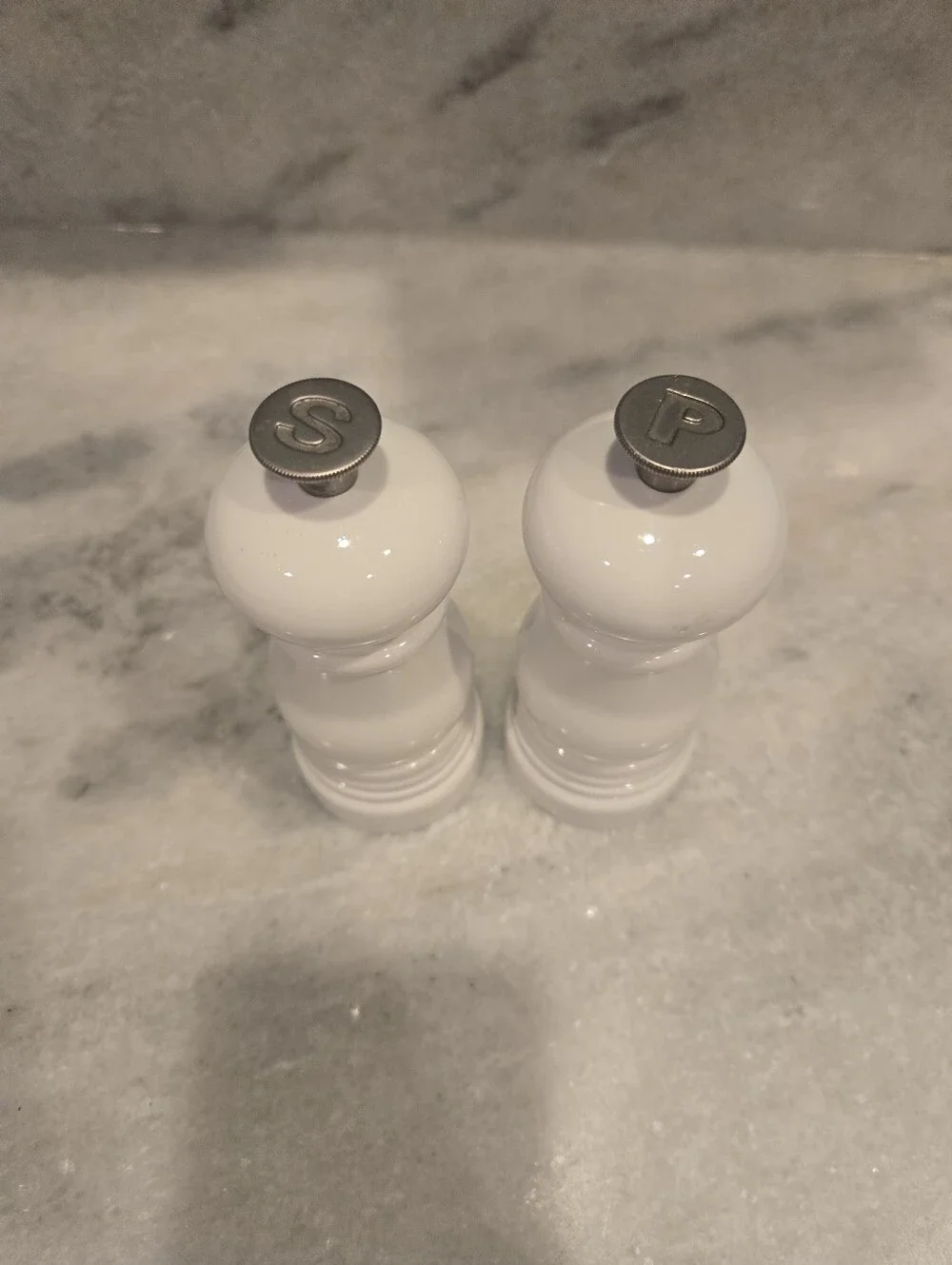 Le Creuset White Salt & Pepper Mill Grinders Set – Glossy Ceramic Paid $80